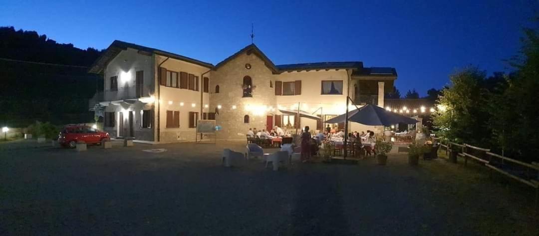 Eno-Agriturismo Cascina L'Arché Santo Stefano Belbo Exterior foto