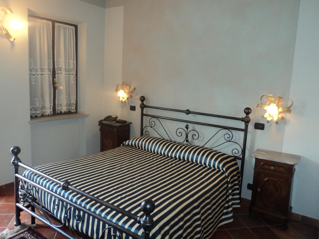 Eno-Agriturismo Cascina L'Arché Santo Stefano Belbo Habitación foto